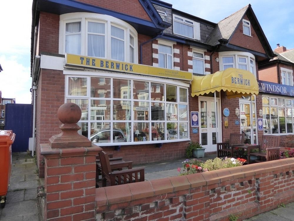 The Berwick - Over 40'S Only Blackpool Ngoại thất bức ảnh