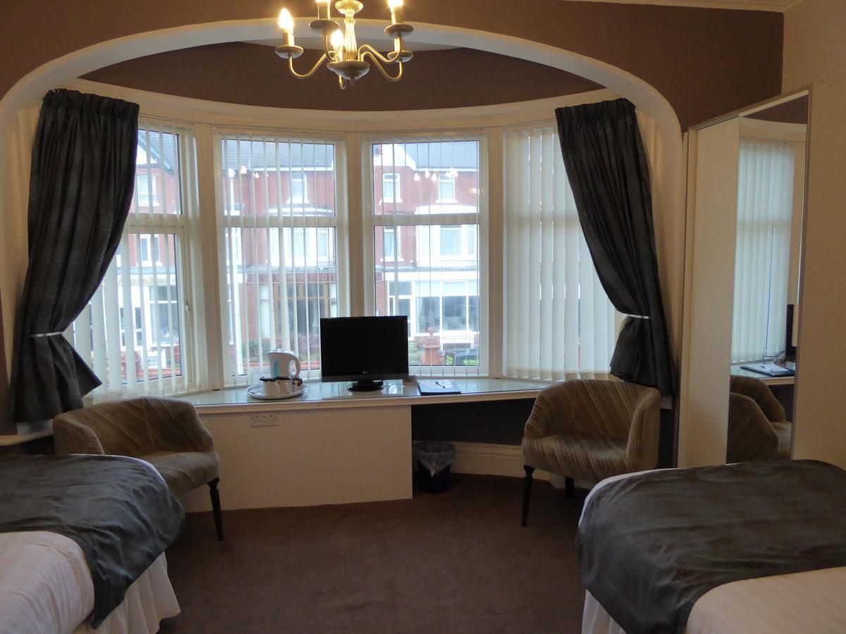 The Berwick - Over 40'S Only Blackpool Ngoại thất bức ảnh
